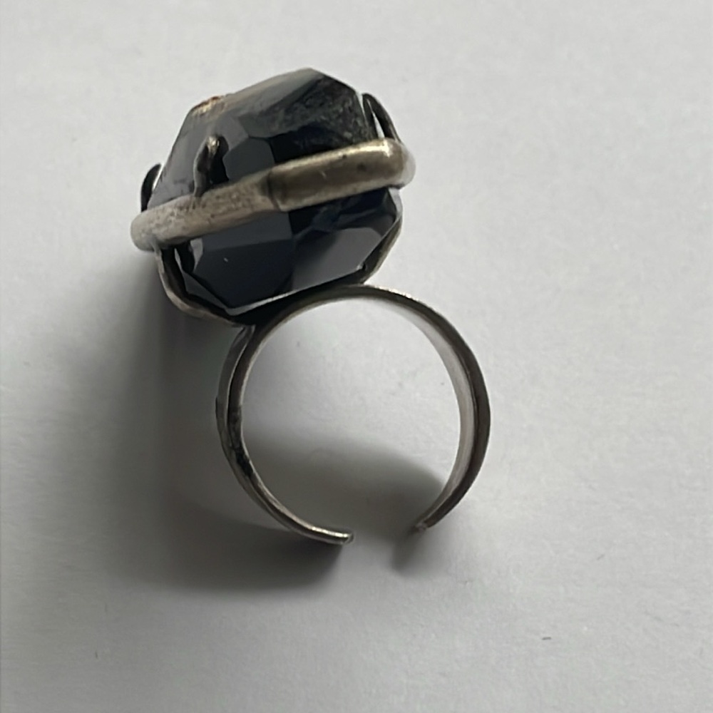 Chan Luu Ring - Picture 2 of 8